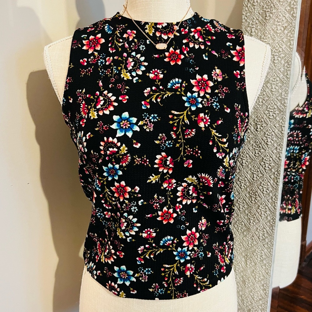Black Vibrant Floral Knit Sleeveless Top Girly Feminine Size Small